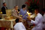 “ในหลวง-ราชินี” ทรงบำเพ็ญพระราชกุศลวันคล้ายวันราชาภิเษกสมรส