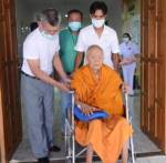 ”พ่อคูณ”อาการทรงตัว-เบื่ออาหาร แพทย์ต้องประเมินวันต่อวัน