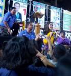 หาเสียง สท.แย่งซีน ส.ส.“เบนซ์-บุณยาพร” โดดขึ้นเวทีช่วยพ่อ