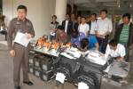 จับ 4 ผู้ค้าตลาดคลองถมลักลอบขายเลื่อยยนต์ผิด กม.