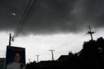 สาวเมืองลับแลถ่ายภาพเมฆฝนตั้งเค้า-กลับพบแสงปริศนาโผล่