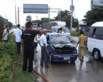 ระทึกกลางแยกลำปาง-ไฟไหม้มิร่าทำ 2 พ่อลูกหนีตายวุ่น