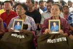 "ในหลวง" พระราชทานสิ่งของช่วยผู้ประสบอุทกภัยจ.สุโขทัย