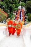 ททท. ชวนร่วมงานประเพณีตักบาตรดอกไม้   วัดพระพุทธบาทราชวรมหาวิหาร