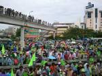 ม็อบต้านถ่านหินปิดถนนพระราม 2 ผู้ว่าฯหวั่นบานปลายสั่งหยุดขนถ่ายทันที