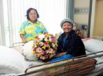 “แม่หมอมุก” ปลื้มใจสมเด็จพระเทพฯ พระราชทานพานดอกไม้เป็นกำลังใจให้ลูกสาว