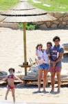 "เตฟ" พาครอบครัวเที่ยวแถมถกซบงูใหญ่