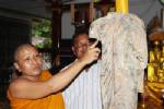 ชาวบ้าน ขุดบ่อกุ้งพบพระพุทธรูปโบราณเนื้อนาคสัมฤทธิ์ ข่าวแผ่แห่กราบไหว้
