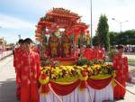 สุพรรณชวนทำบุญในงาน “ประเพณีทิ้งกระจาด”