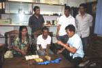 ตร.ตรังจับ 2 ผัวเมียรับซื้อเศษเหล็ก ริค้ายาบ้า