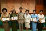 ชลบุรีมอบโล่แม่ดีเด่นประจำปี 54