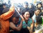 S. Korea police break up protest against navy base