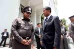 ฯพณฯ เฉลิมใหญ่คับฟ้า คุมตำรวจ - คดีแม้ว - สื่อ ได้ดีเพราะเชลียร์นาย