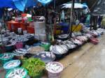 ทหารฉก.ร.25 บุกตลาดสดระนอง จับพม่าตั้งแผงขายสินค้า