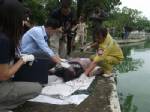 เด็กออทิสติกวัย 10 ขวบพลัดตกบึงน้ำดับ!
