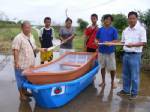 รมว.สธ.ส่งเรือ 2 ลำให้หมู่บ้าน “แร้งยิ้ม” กรุงเก่าหลังถูกน้ำท่วมหนัก