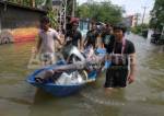 นิคมอุตฯ “นวนคร” แตก! ปชช.อลหม่าน สั่งปิดเครื่องจักร-อพยพคนด่วน