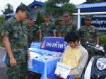รวบหนุ่มนครพนมพร้อมยาบ้า อ้างหาเงินซื้อนมเลี้ยงลูก