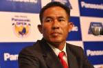 "ธงชัย" มอบเงินช่วยน้ำท่วม 5 แสน