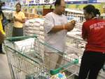 ชี้น้ำท่วมใหญ่คนหนีกลับบ้านทำให้เงินสะพัด