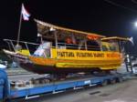 ตลาดน้ำ 4 ภาคพัทยาส่งเรือเอี้ยมจุ๊นช่วยเหลือผู้ประสบภัยน้ำท่วม