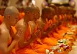 วธ.ชง ครม.ให้ ขรก.พนักงาน ลูกจ้าง ลาบวช ถวายในหลวง