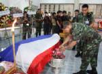 รดน้ำศพ “พลทหารเกรียงไกร” ที่เสียชีวิตจากเหตุระเบิดขณะปฏิบัติหน้าที่