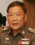 เปิดวงจรปิดเจอชายต้องสงสัย ตร.มั่นใจจับมือบึ้มหน้ากองสลากได้
