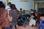 ผู้การชลบุรีสั่งลุยบุกทลายบ่อนป็อกเด้งกลางเมืองสัตหีบ รวบนักพนัน 29 คน