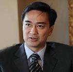 “มาร์ค” จี้รัฐบาลเร่งออก กม.สกัดฟอกเงิน ลบบัญชีดำ FATF