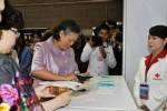 “สมเด็จพระเทพฯ” ทรงอุดหนุนสินค้างานภริยาทูต