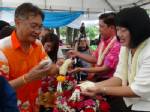 ชาวมหาสารคามแห่ขอพรรดน้ำดำหัวพ่อเมือง