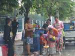สาดน้ำสงกรานต์วันที่ 2 มหาสารคามยังคึก