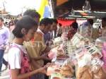 นักท่องเที่ยวแห่ซื้อเค้กเมืองตรัง ทำยอดพุ่ง 30%