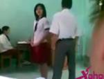คลิปสุดฉาว ครูหนุ่มหวดก้นนักเรียนสาวเรียงตัว