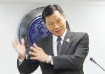 ถวิล เปลี่ยนศรี “เรื่องของผมต้องถึงครูอังคณา” “ผมไม่ปล่อยให้ตัวเองลอยเป็นเศษสวะเช่นนี้”