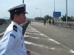 พม่าขนทหารตรึงกำลังเชิงสะพานมิตรภาพ-คาดสกัดกะเหรี่ยงปิดชายแดน