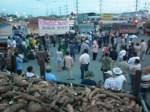 ขนหัวมันปิดถนนแยกสามทหารกบินทร์บุรี
