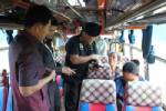 2 ชาวลาวหัวใสนั่งรถบัสขนยาบ้าจากริมโขงส่งลูกค้าตาม บขส.จังหวัดตอนใน