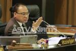 “ค้อนปลอม” ลั่นไม่เรียกประชุมแล้ว นัด 1 ส.ค.เปิดสภา “มาร์ค” จี้ พท.อย่าใช้แดงบีบศาล