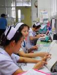 รัฐบาลยิ่งลักษณ์ “ลอยแพพยาบาล” ละเลยหรือเจตนาสร้างระบบการรักษาสองมาตรฐาน
