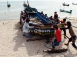 ชาวประมงสงขลาหยุดออกเรือเหตุคลื่นสูง 1-2 เมตร อุตุฯเตือนมีฝนตกหนัก