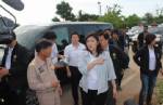“ปู” ห่วงฝนทำน้ำท่วม มอบ “ยงยุทธ” ดูแทนช่วงบินไปนอก ขอ กทม.จบงบเยียวยา