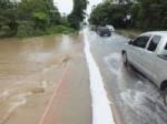 แม่น้ำปราจีนฯ ทะลักท่วมทำบ้านเรือน ปชช.-ถนน