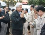 “ยงยุทธ” ลงพื้นที่ตรวจน้ำท่วมปราจีนฯ