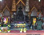 คนร้ายขโมยมีดดาบศาลสมเด็จพระเจ้าตาก ท่ามกลางปชช.-นักท่องเที่ยวที่เข้ามากราบไหว้