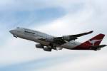 Australia probes near miss of Qantas jets