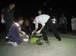 หนุ่มใหญ่โชคร้ายถูกรถชนเสียชีวิตแล้วหนี
