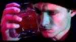 หนุ่มนิรนามอ้างตัวเป็น "แวมไพร์" ประกาศขอรับบริจาคเลือดบนอินเทอร์เน็ต