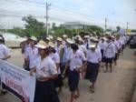 แรงงานต่างด้าวแม่สอดร่วมรณรงค์เตือนเพื่อนคนงานระวังติดเอดส์